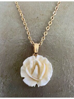 Vintage 12K GF Carved White Rose Pendant Neckkace